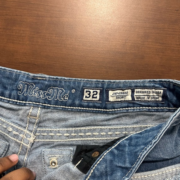 Shorts - Picture 4 of 4